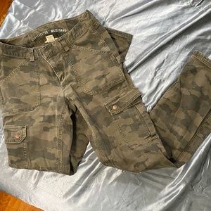 Duluth Trading Co Camo Cargo Pants